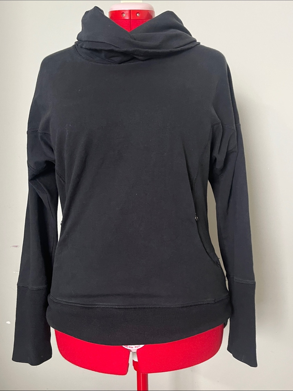 Vintage Lululemon Cotton Black Women's Hooded Pullover Sweatshirt